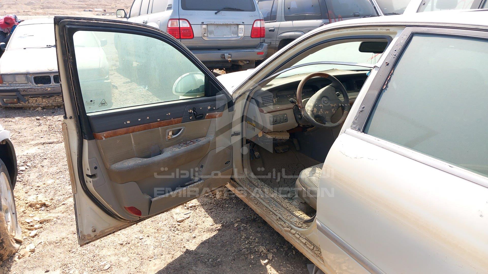 2004 KIA OPIRUS VIN: KNALD224445028628
