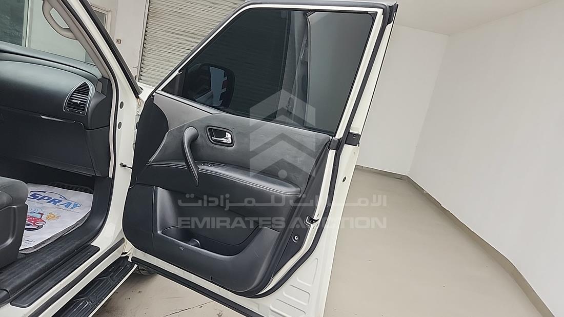 نيسان باترول 2019 — الباب الأمامي الأيمن — صورة 29