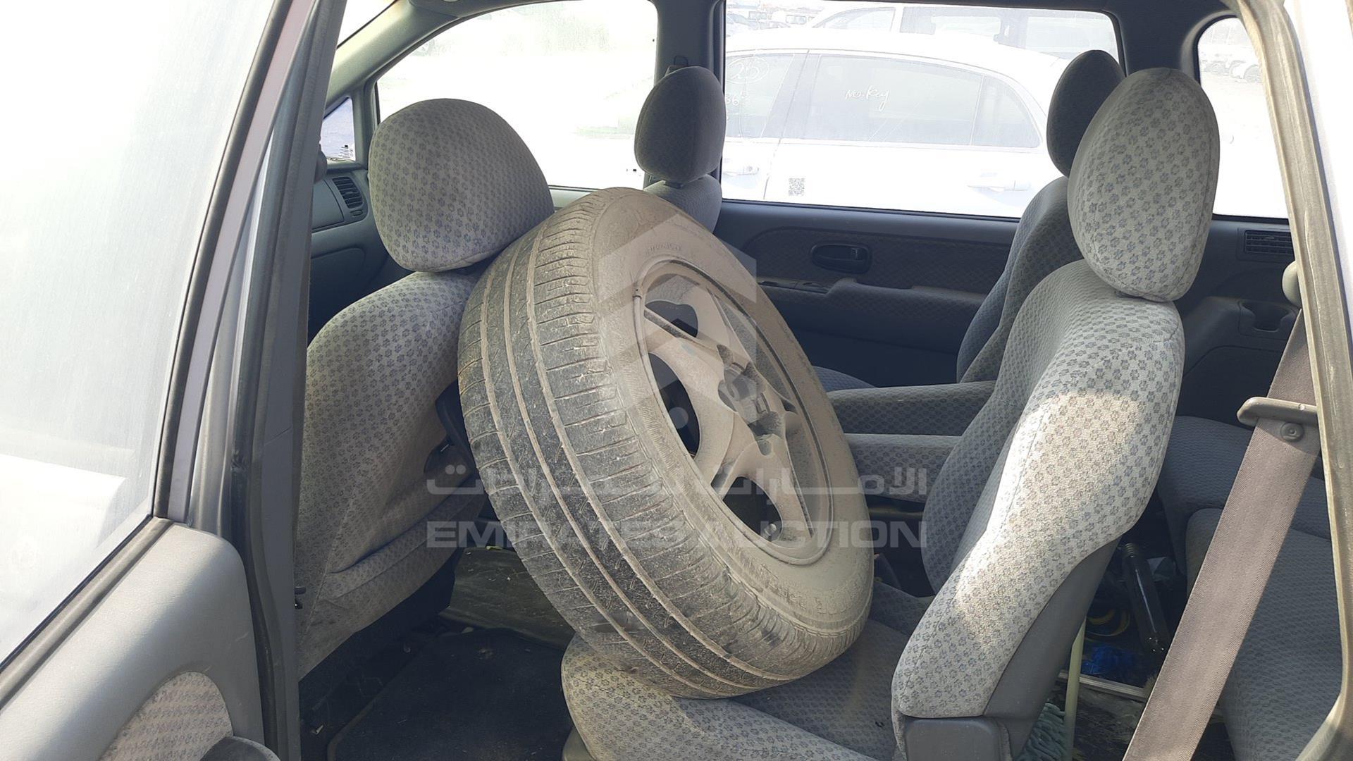 2003 HYUNDAI TRAJET VIN: KMHMH81C83U149511