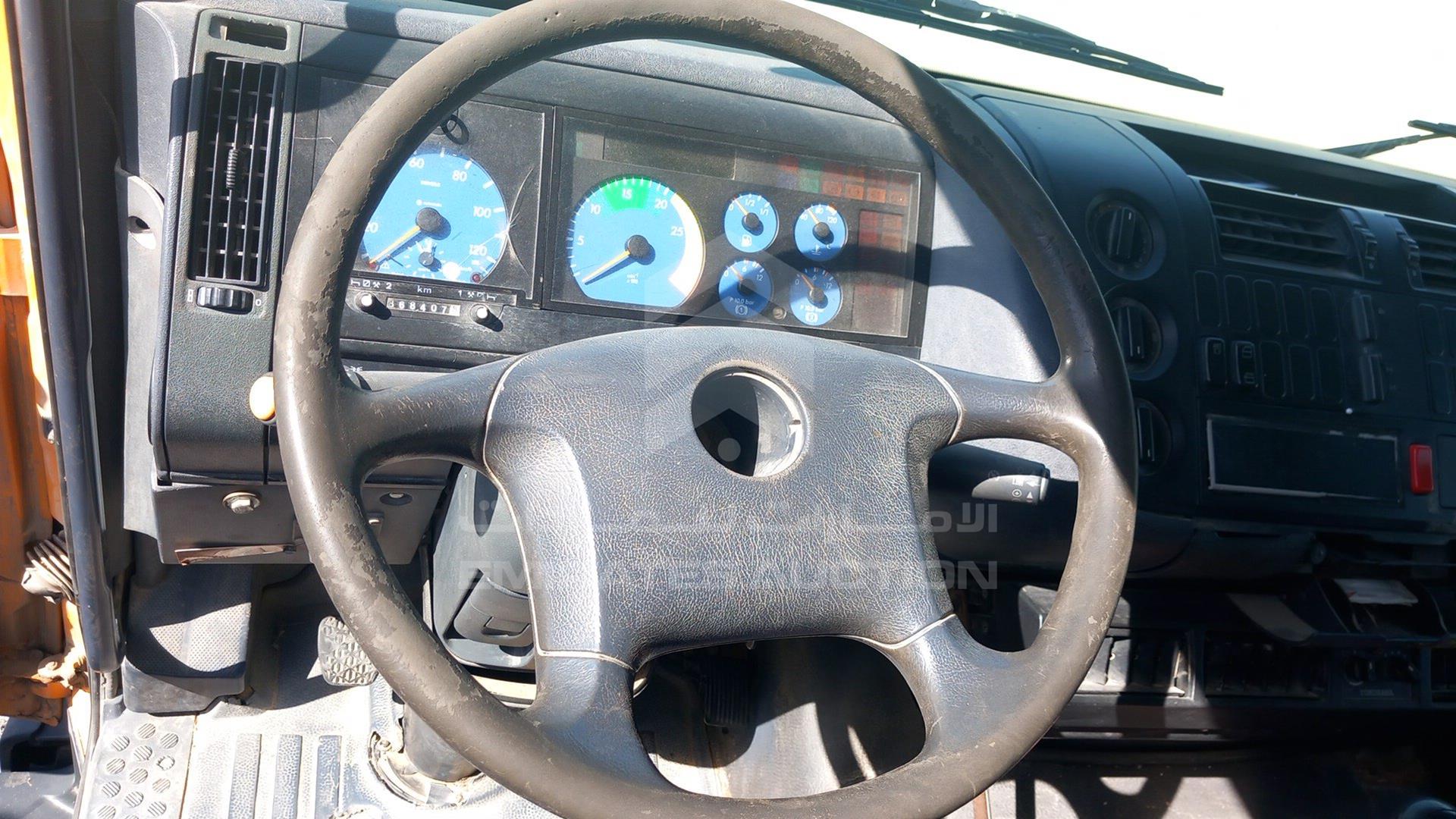 2001 MERCEDES 1828 VIN: WDB9505631K582541