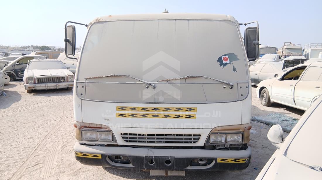 2000 Isuzu NPR — Full Front View — Photo 1