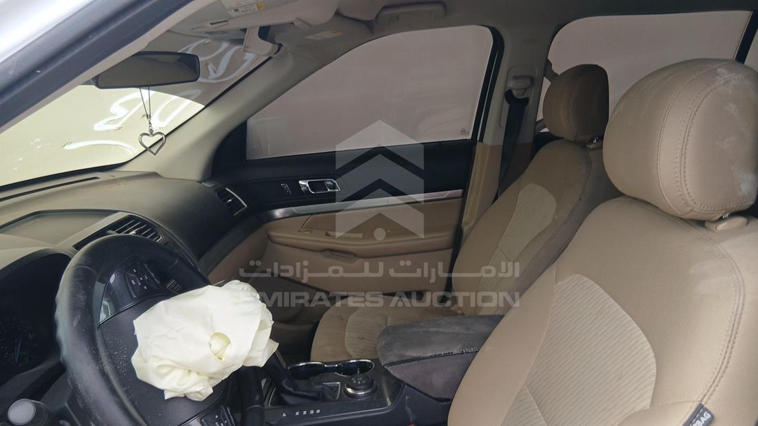 2016 Ford Explorer — Front Left Driver Seat View — Photo 11