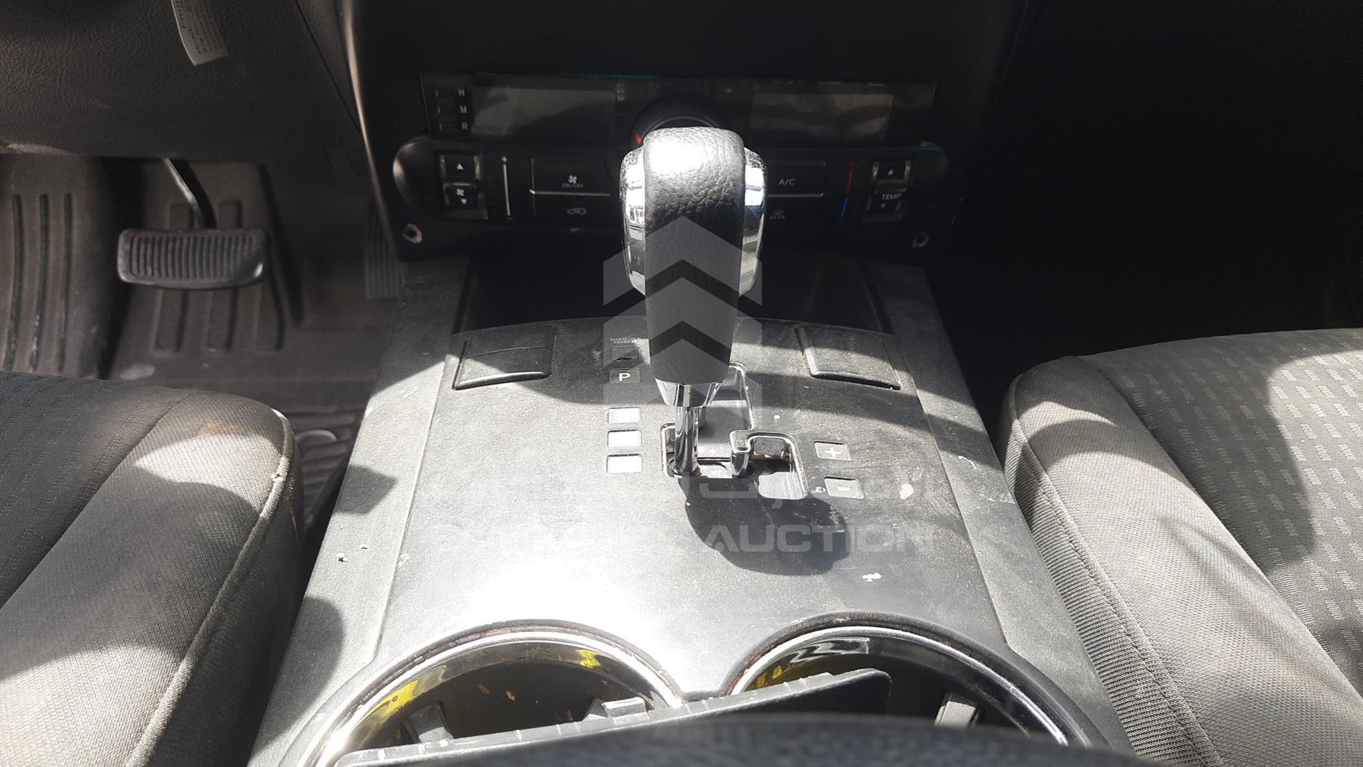2015 KIA MOHAVE VIN: KNAKM811XF5127687