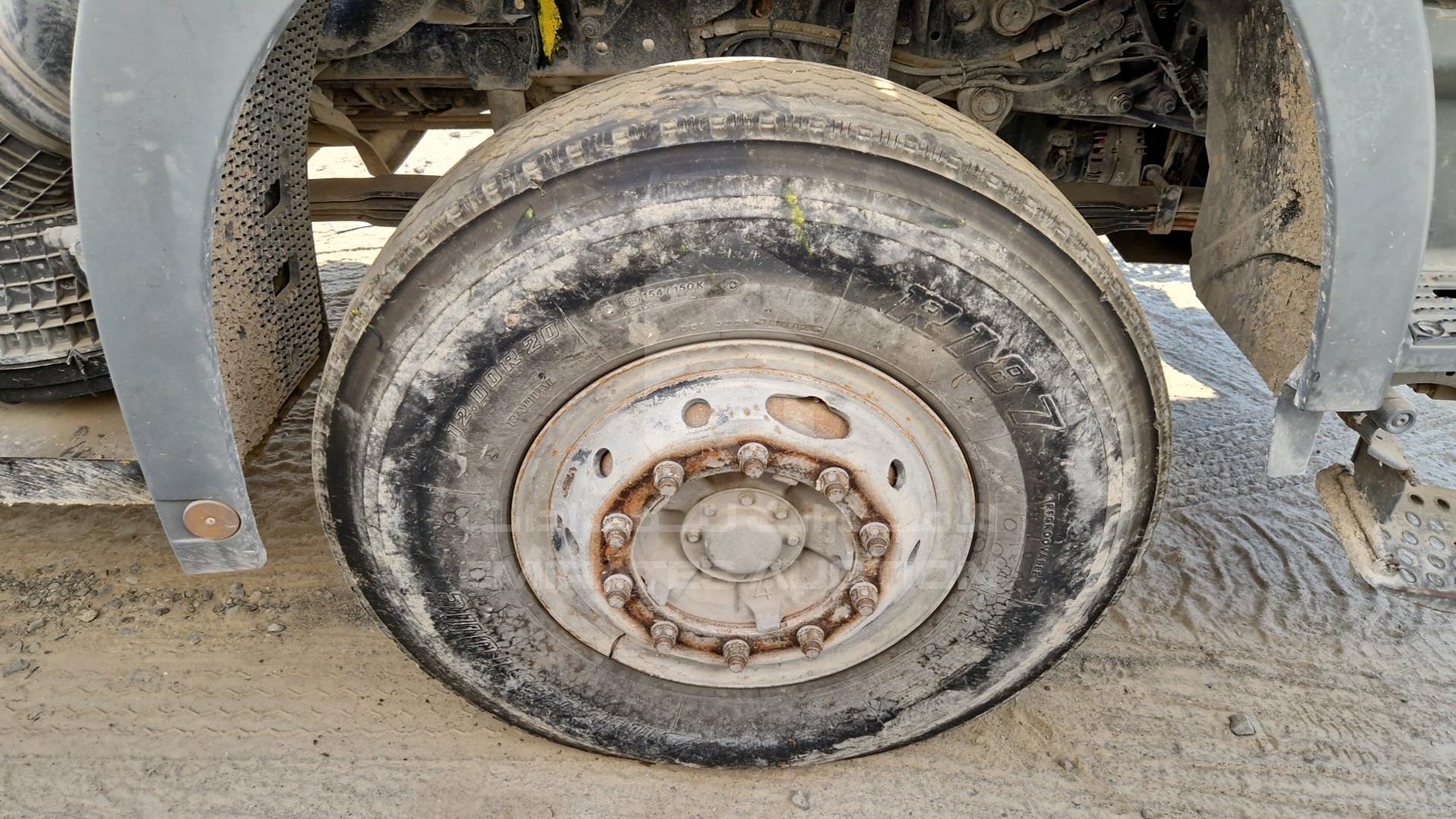 2007 MERCEDES ACTROS VIN: WDAKHCAA37L161660