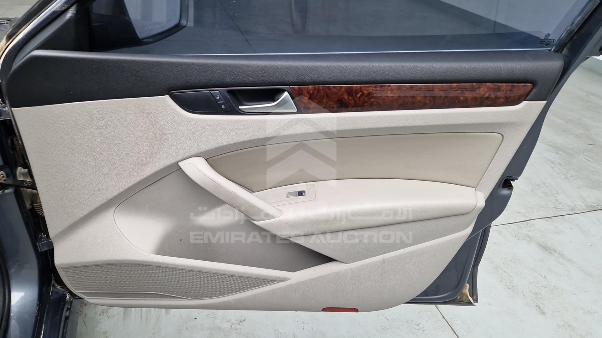 2013 VOLKSWAGEN PASSAT VIN: WVWCR7A35DC036730