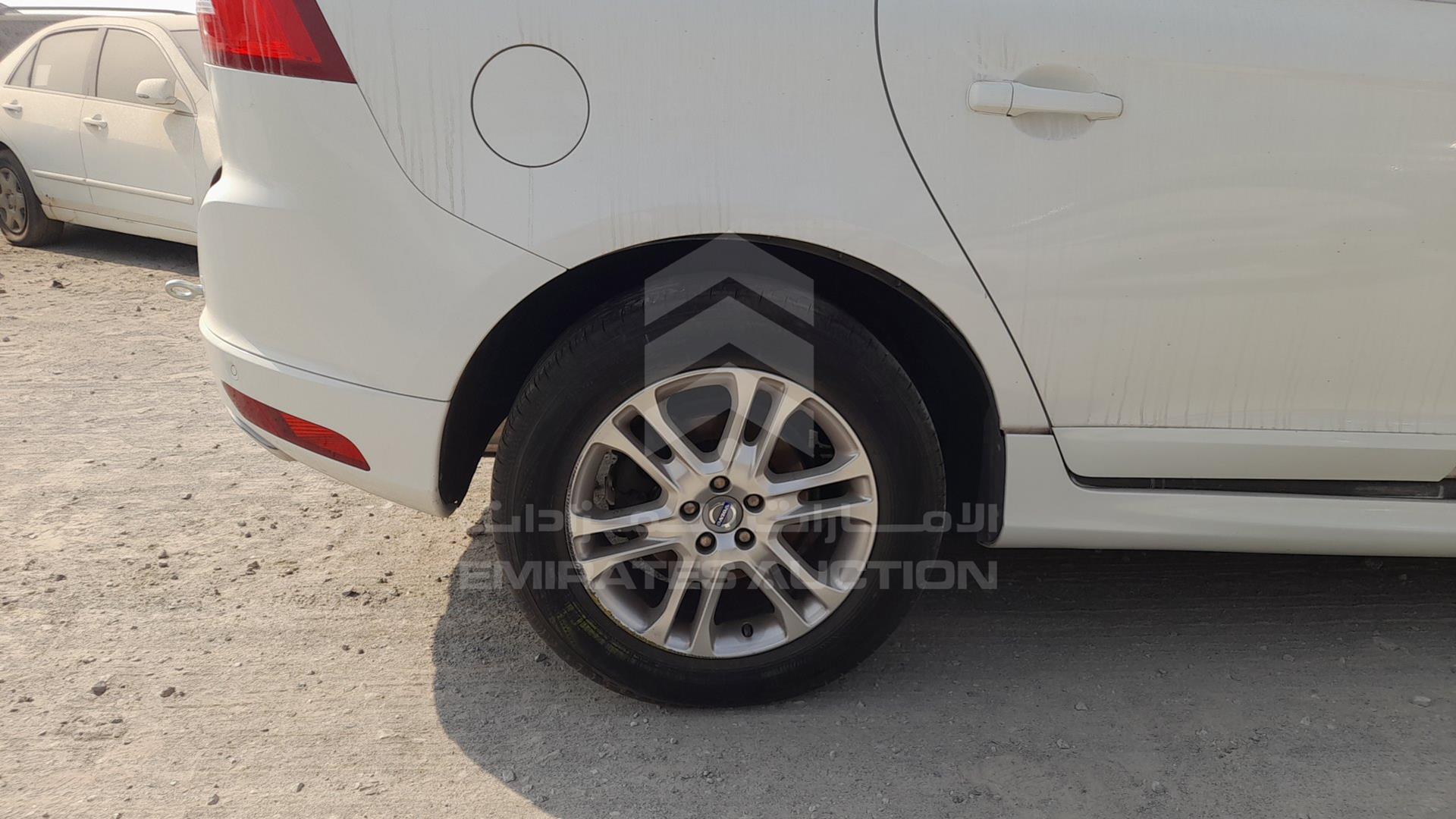 2014 VOLVO XC 60 VIN: YV147HDZ0E2558389