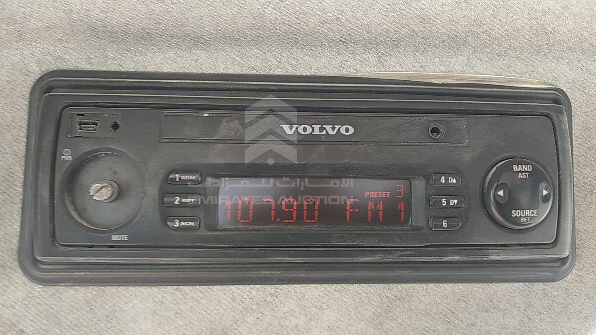 2013 VOLVO --- VIN: VCE0L105K00001157