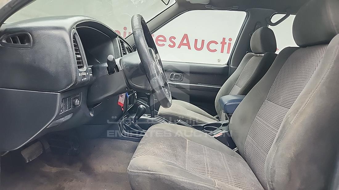 2005 Nissan Pathfinder — Front Left Driver Seat View — Photo 17