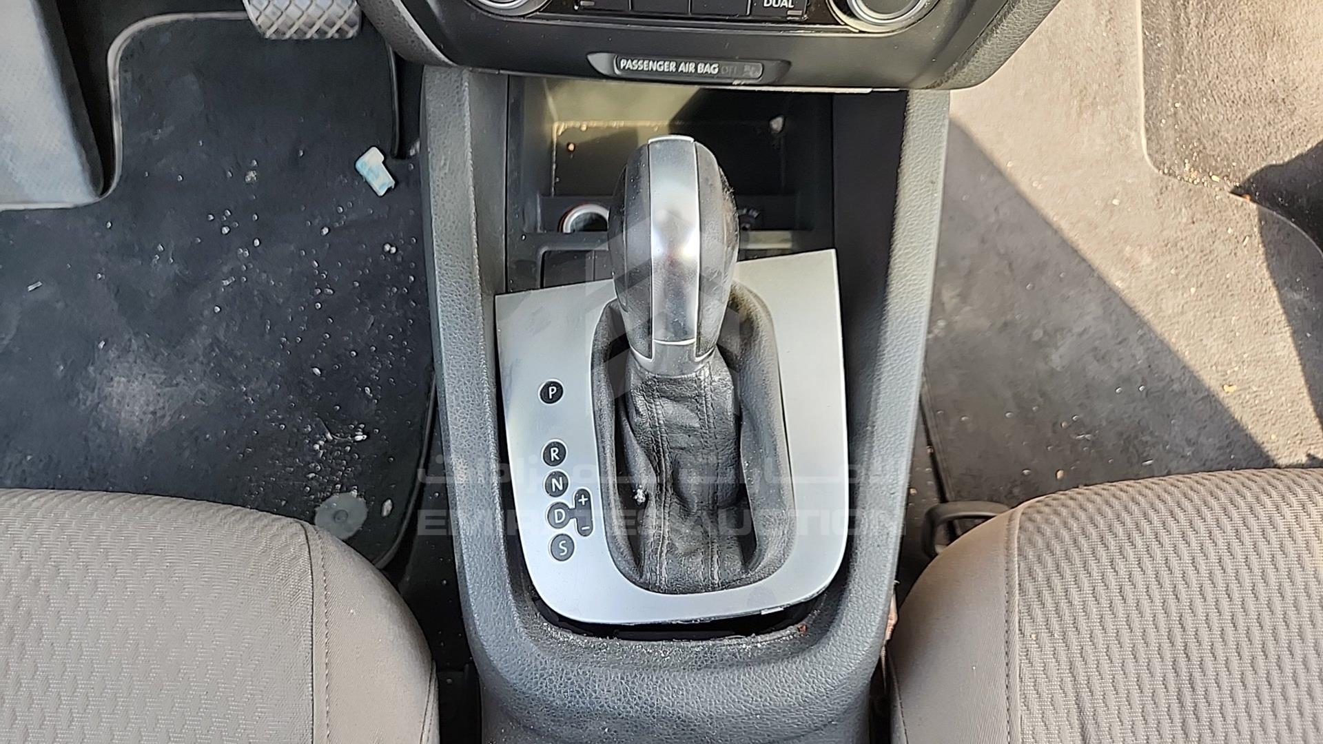 2012 VOLKSWAGEN JETTA VIN: WVWSV1164CM000647