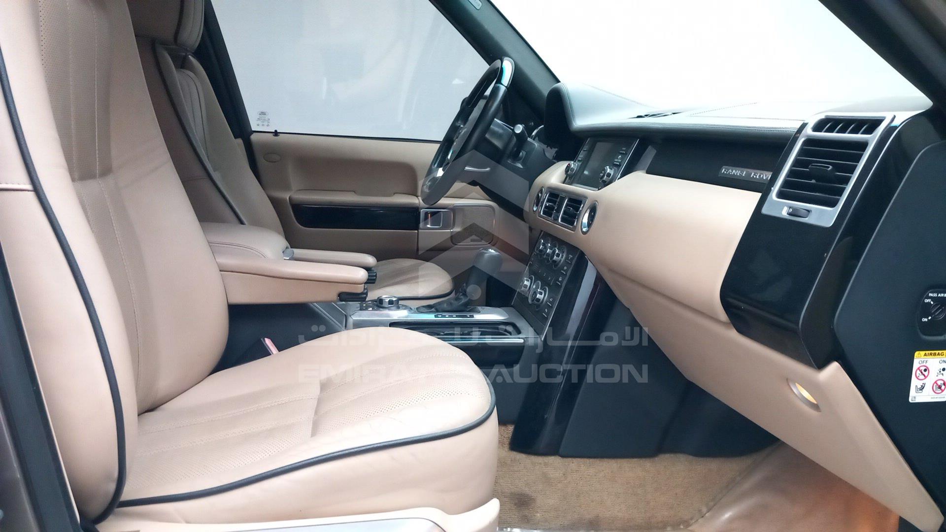 2011 RANGE ROVER VOGUE VIN: SALLMAME4BA335131