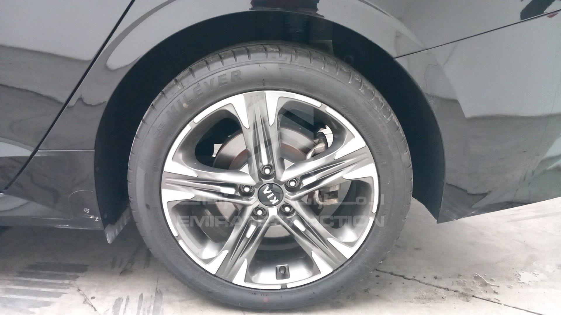 2021 KIA K5 VIN: KNAG2417XM5090808