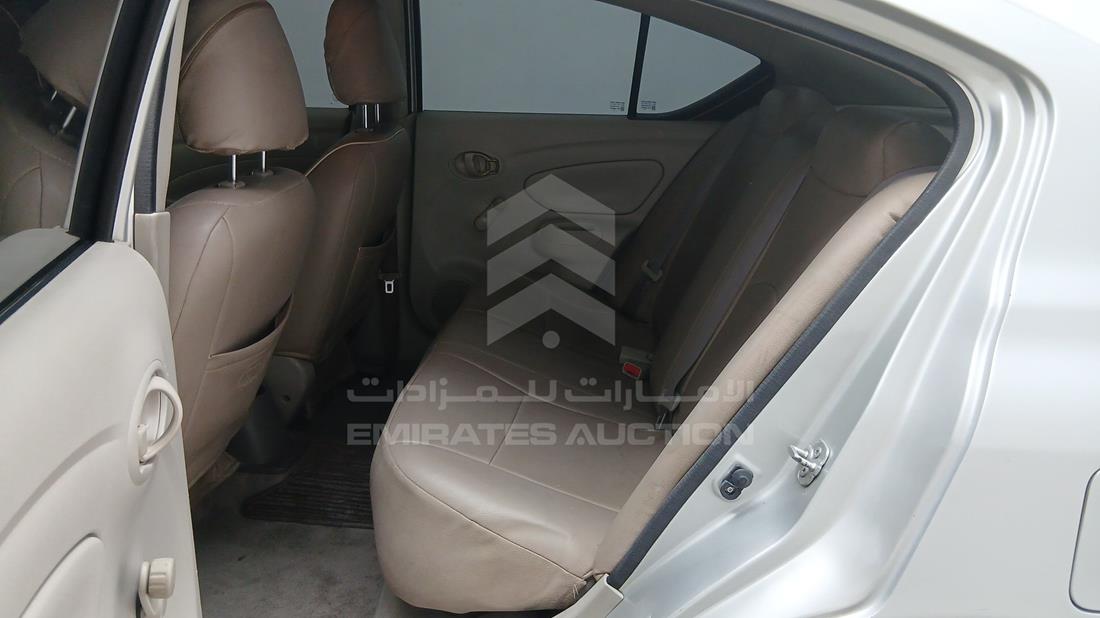 نيسان صني 2013 — زاوية الراكب الخلفي اليسرى — صورة 23