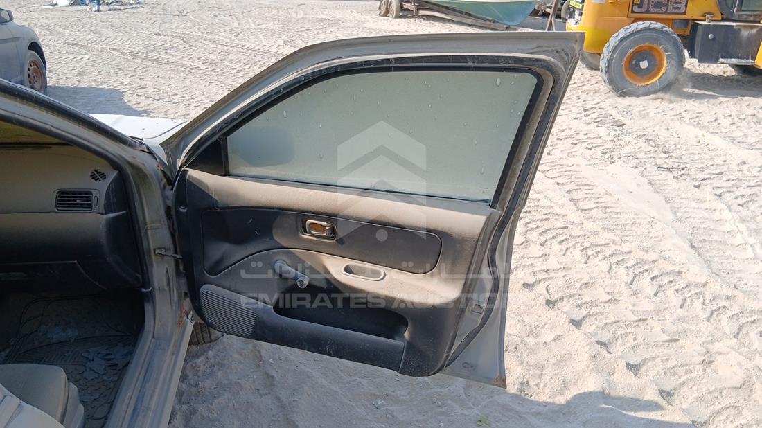 1999 Nissan Sunny — Front Right Door — Photo 25
