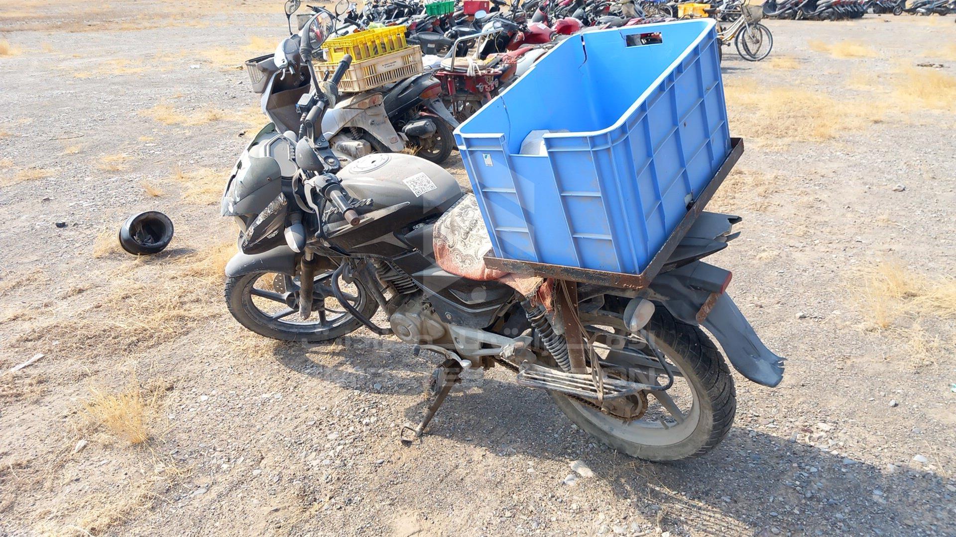 2015 BAJAJ PULSAR VIN: MD2A11CZ6FWG47586