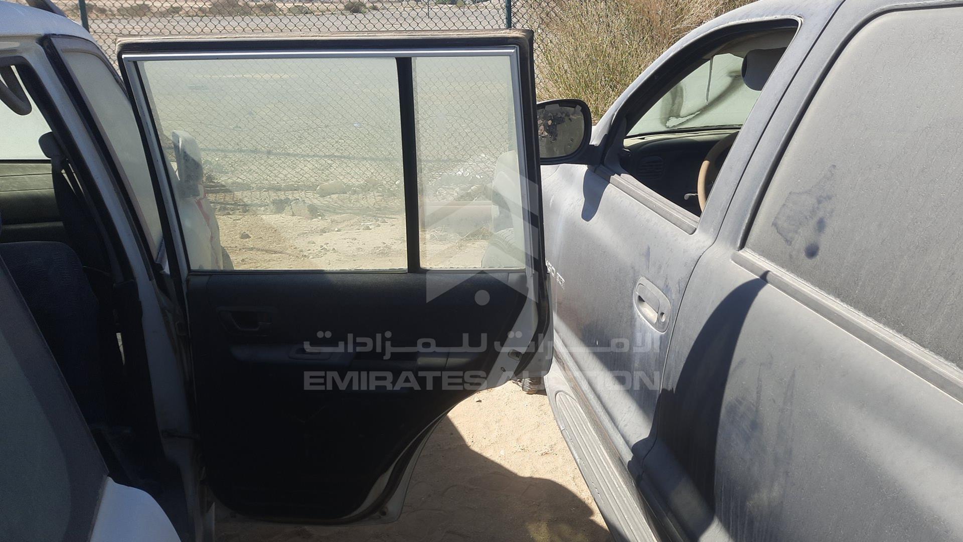 2002 MITSUBISHI PAJERO VIN: JMYLRH77W2Z701065