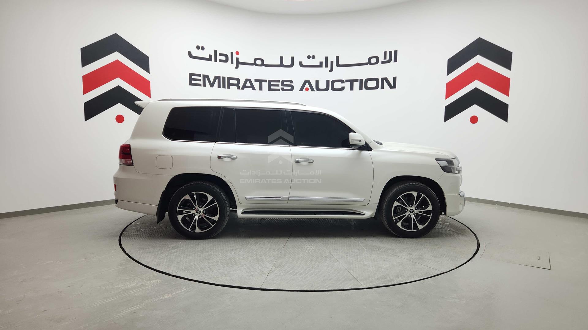 2021 TOYOTA LAND CRUISER VIN: JTMHX01J7M4225066