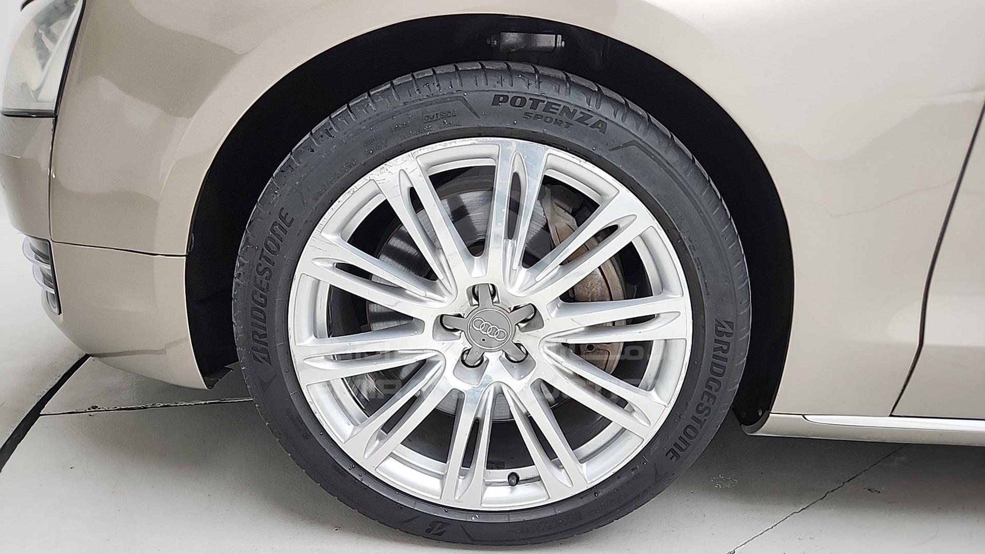 2011 AUDI A8 VIN: WAURVB4H9BN004815