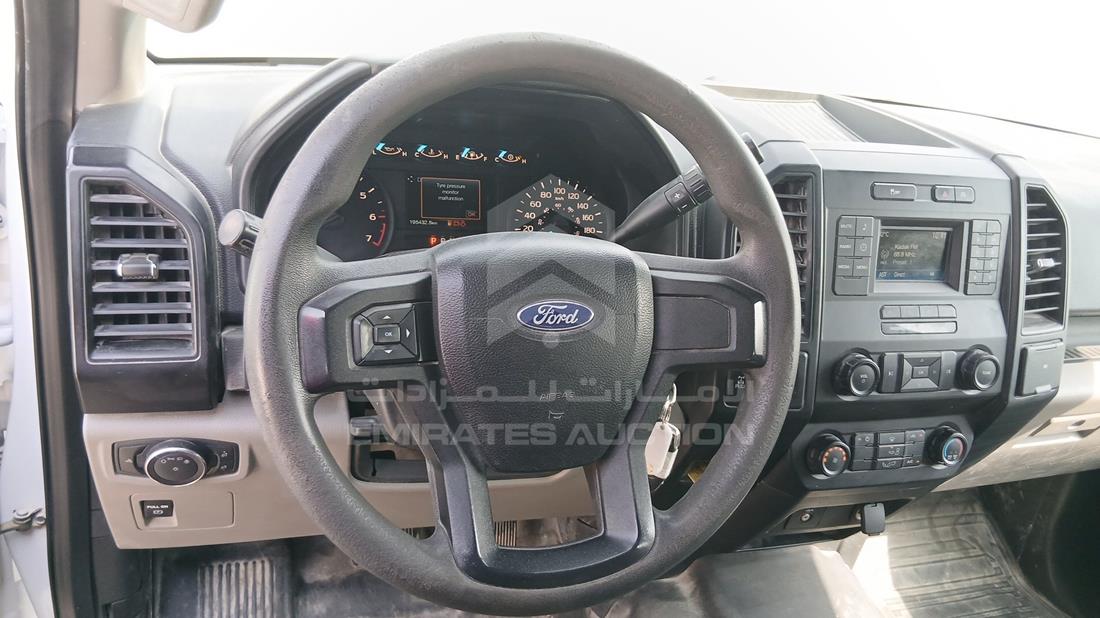 فورد اف 150 2019 — التحكمات في عجلة القيادة — صورة 14