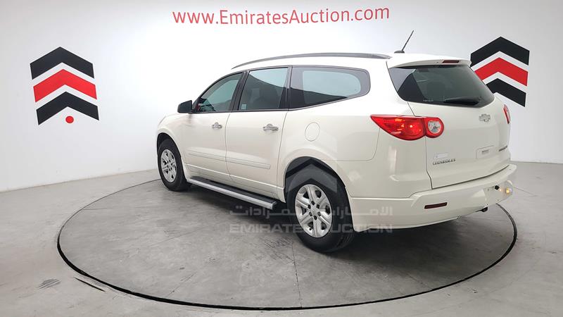 1GNKR8ED9CJ235432 Auction: EmiratesAuction Lot: 413741 1GNKR8ED9CJ235432 Chevrolet Traverse 2012 WHITE Photo 8
