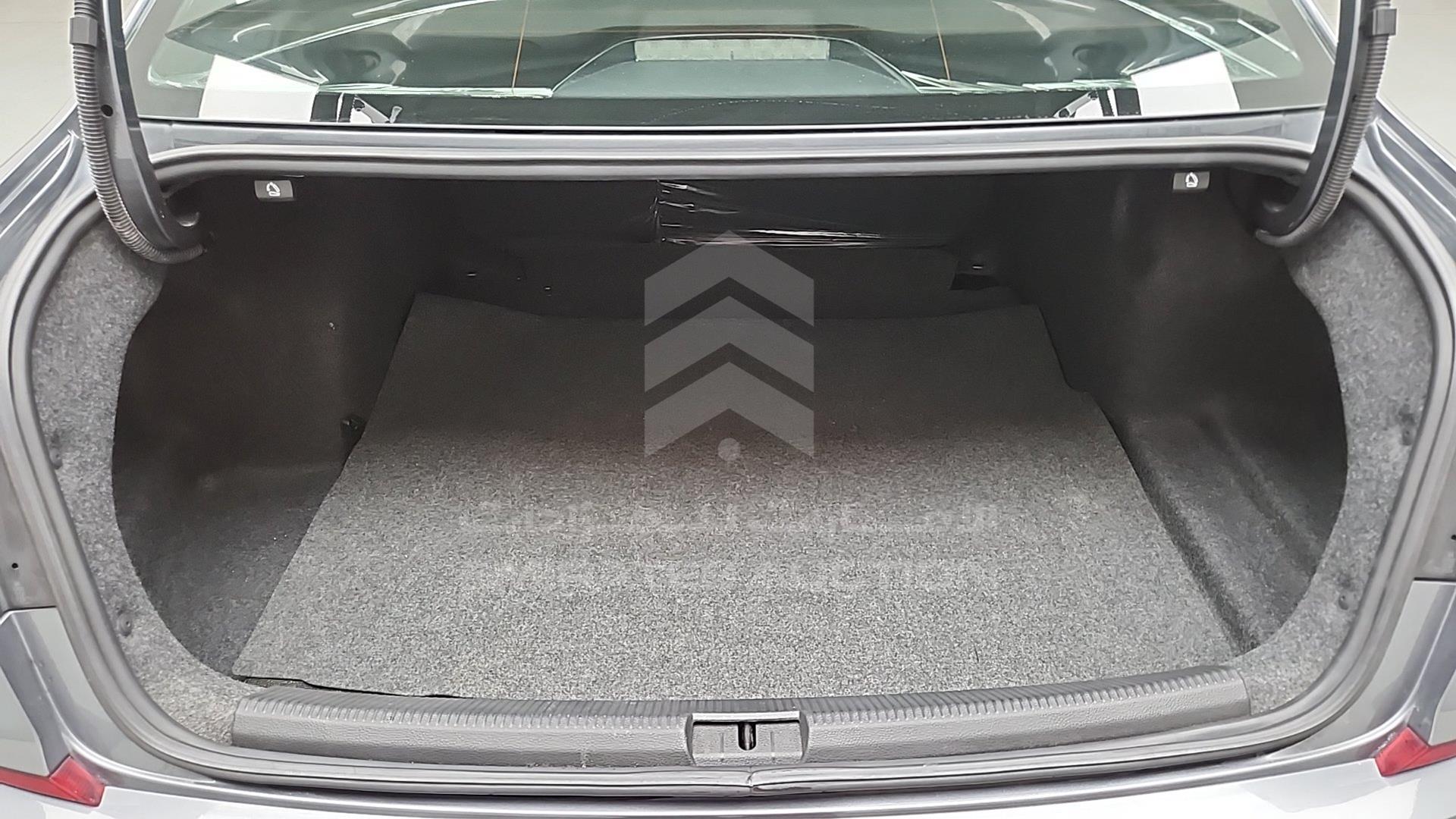 2018 VOLKSWAGEN PASSAT VIN: WVWAR7A32JC040107