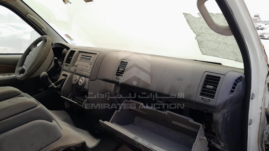 2014 Chery P5 — Front Right Passenger Dashboard View — Photo 22