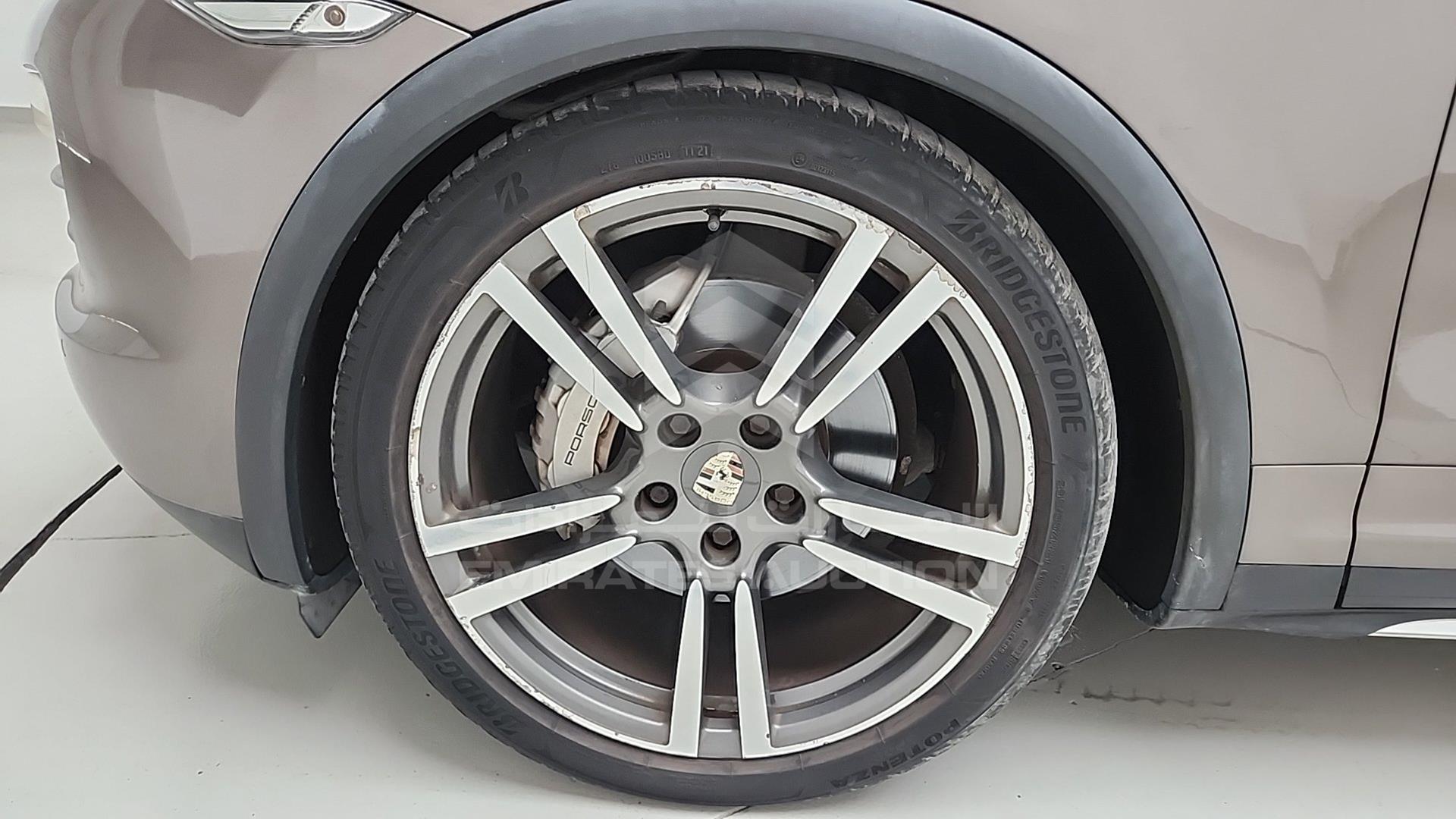 2013 PORSCHE CAYENNE VIN: WP1ZZZ92ZDLA83541