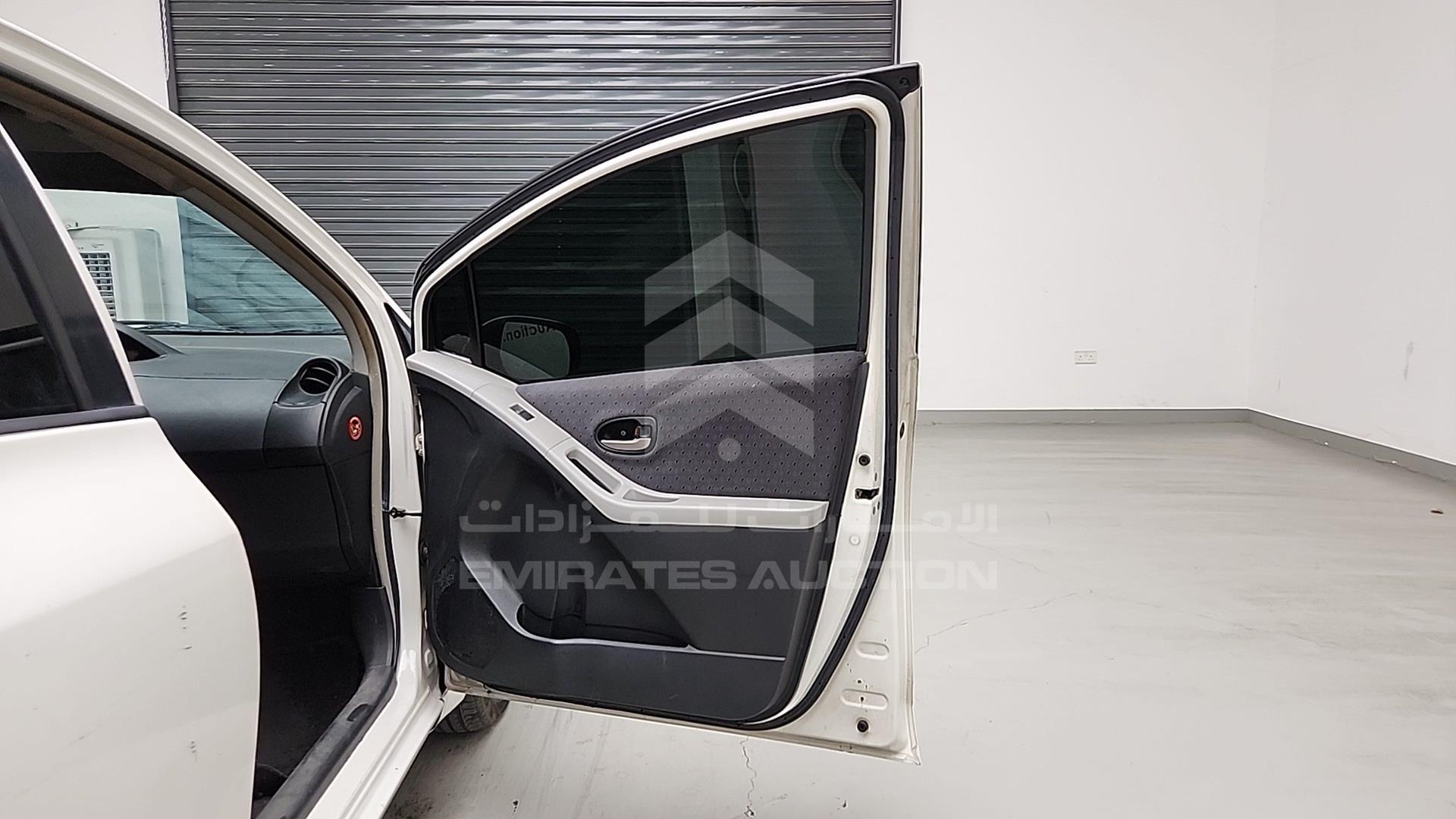 2009 TOYOTA YARIS VIN: JTDKW923X95118012