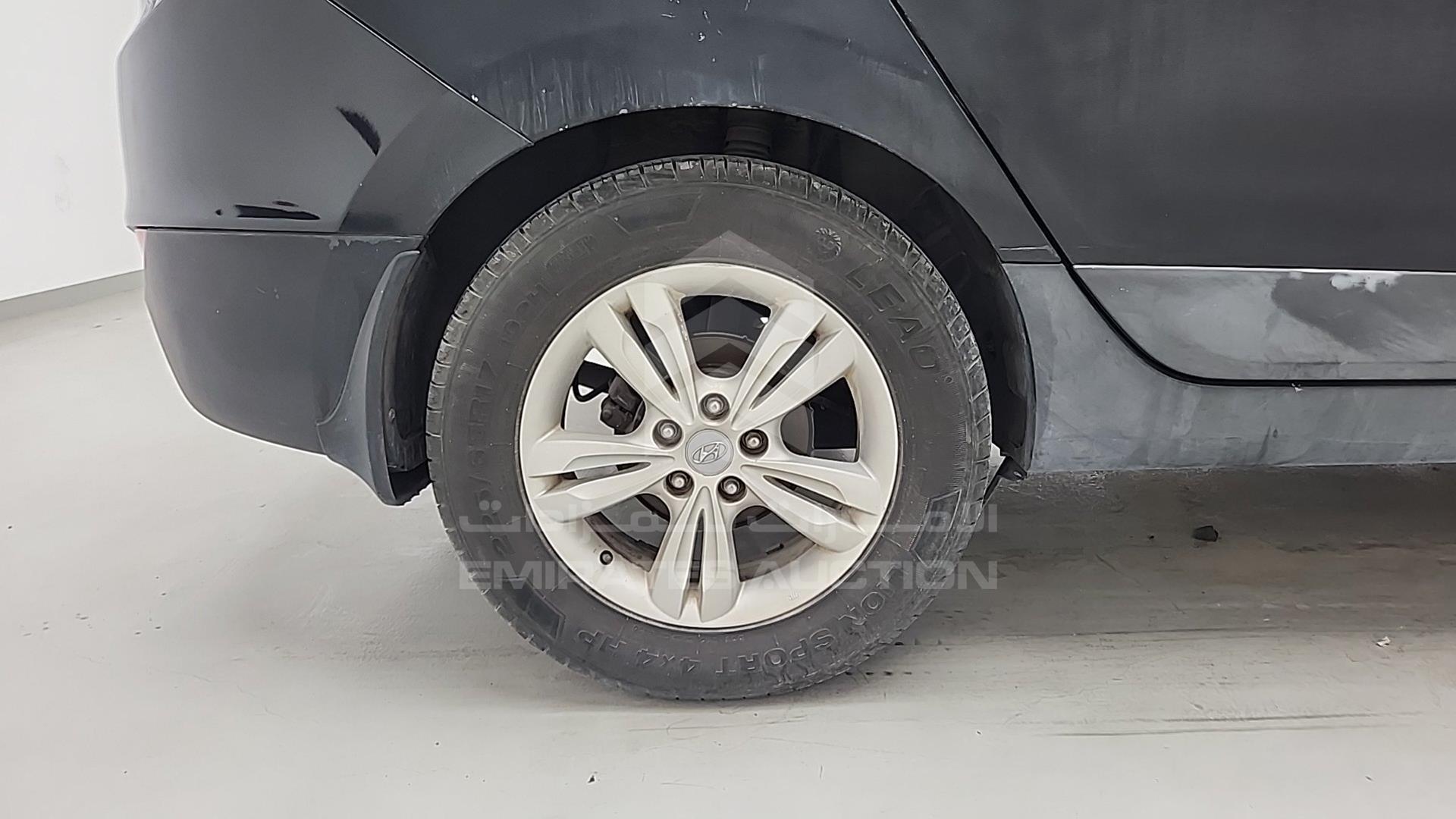 2011 HYUNDAI TUCSON VIN: KMHJT81B9BU103998