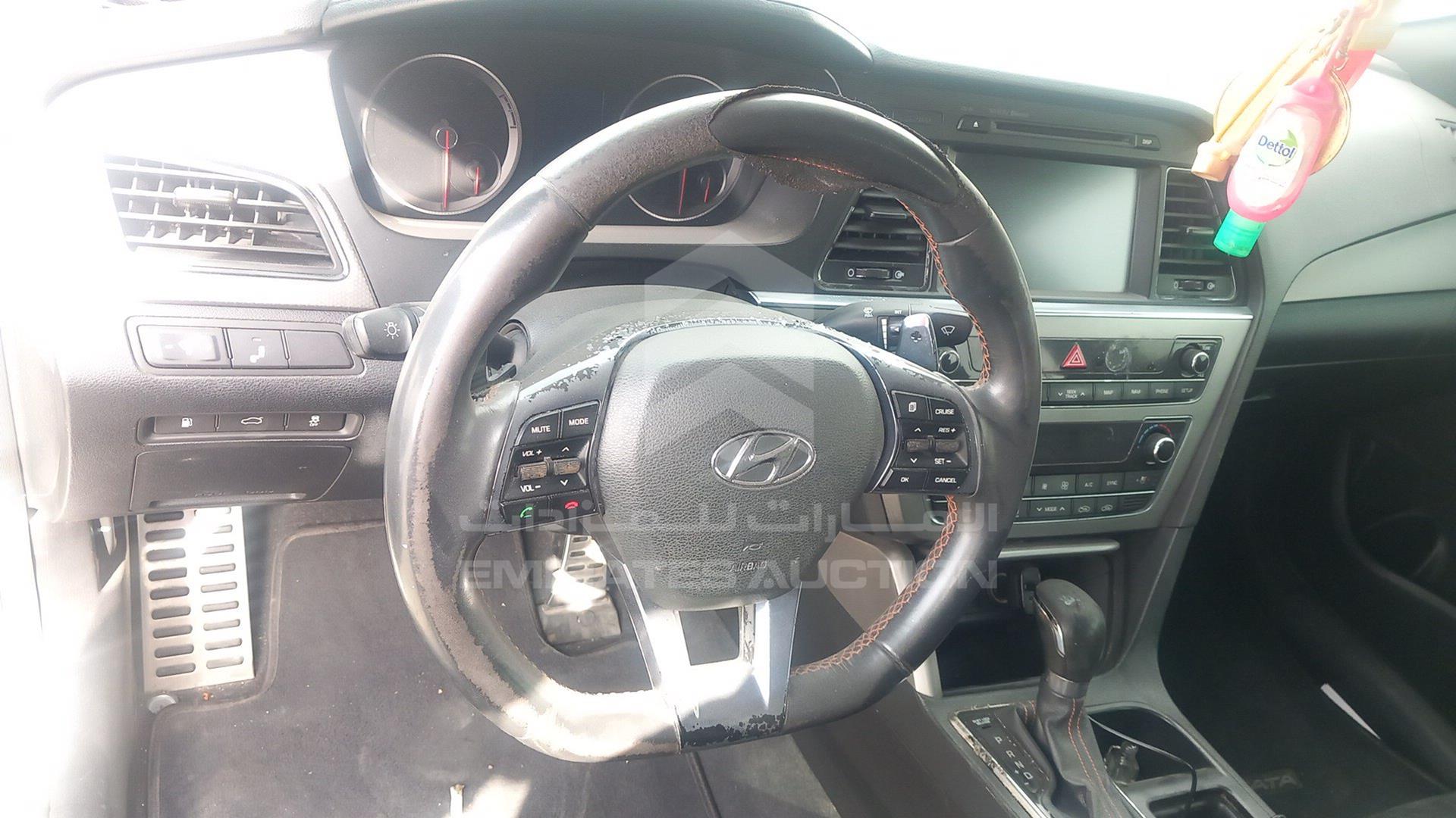2016 HYUNDAI SONATA VIN: KMHE341B4GA125815