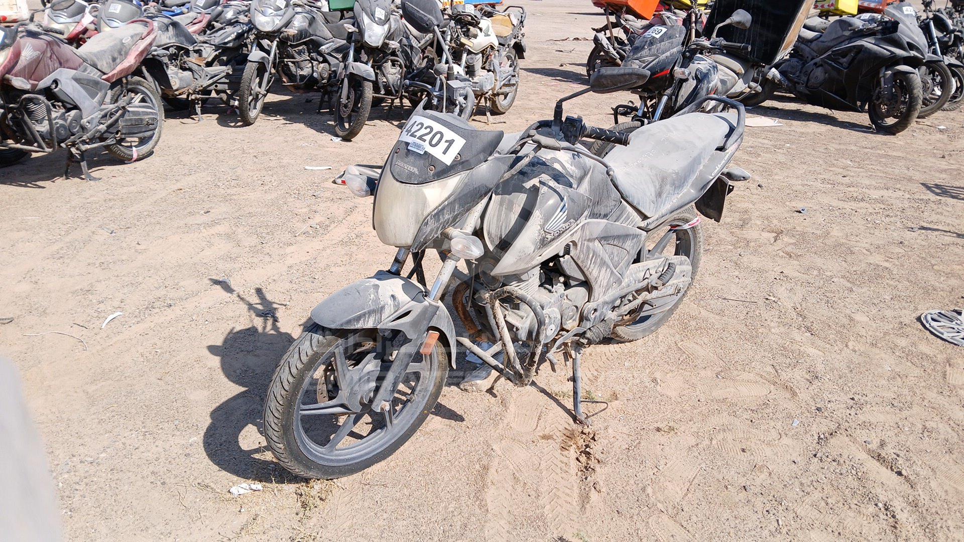 2016 HONDA UNICORN VIN: ME4KC2037G8003970