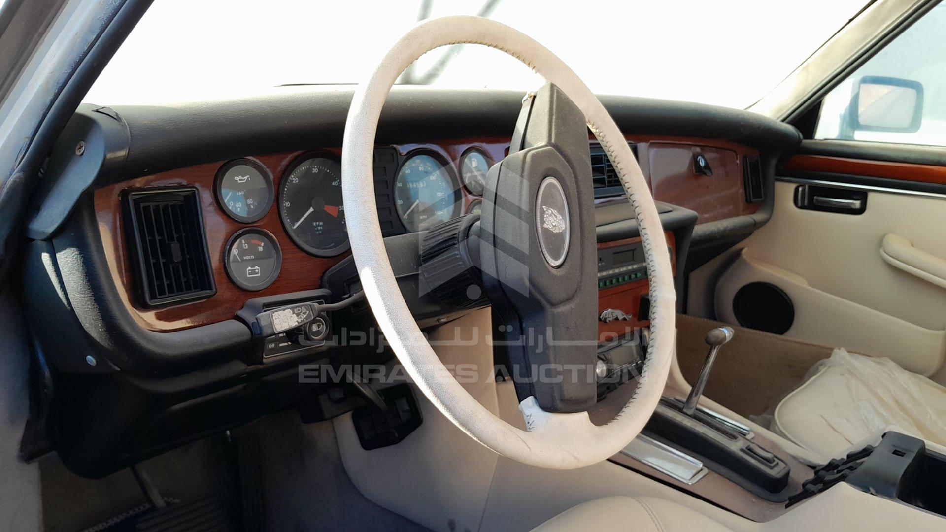 1983 JAGUAR XJ 6 VIN: SAJAY1340DC353393