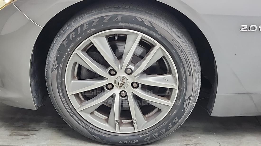 2016 Infiniti Q50 — Front Left Tyre — Photo 32
