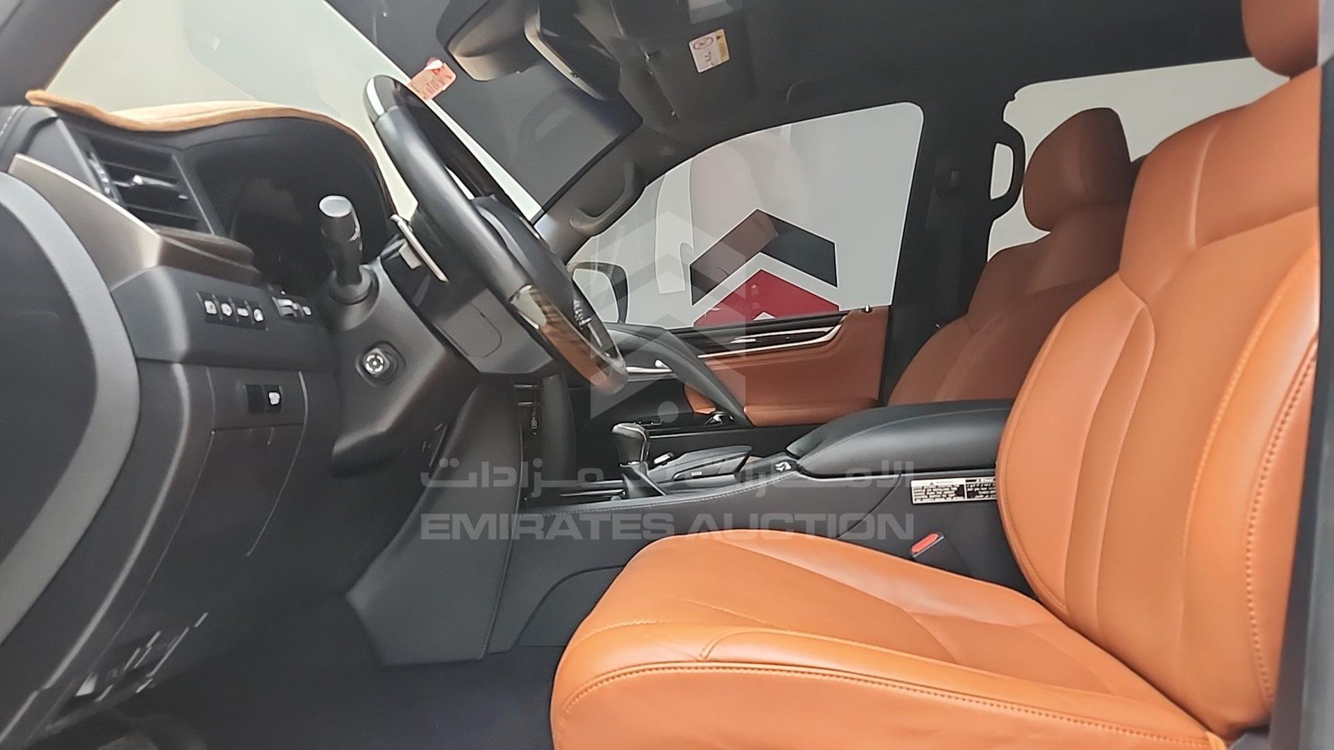 2018 LEXUS LX 570 VIN: JTJHY00W2J4259693