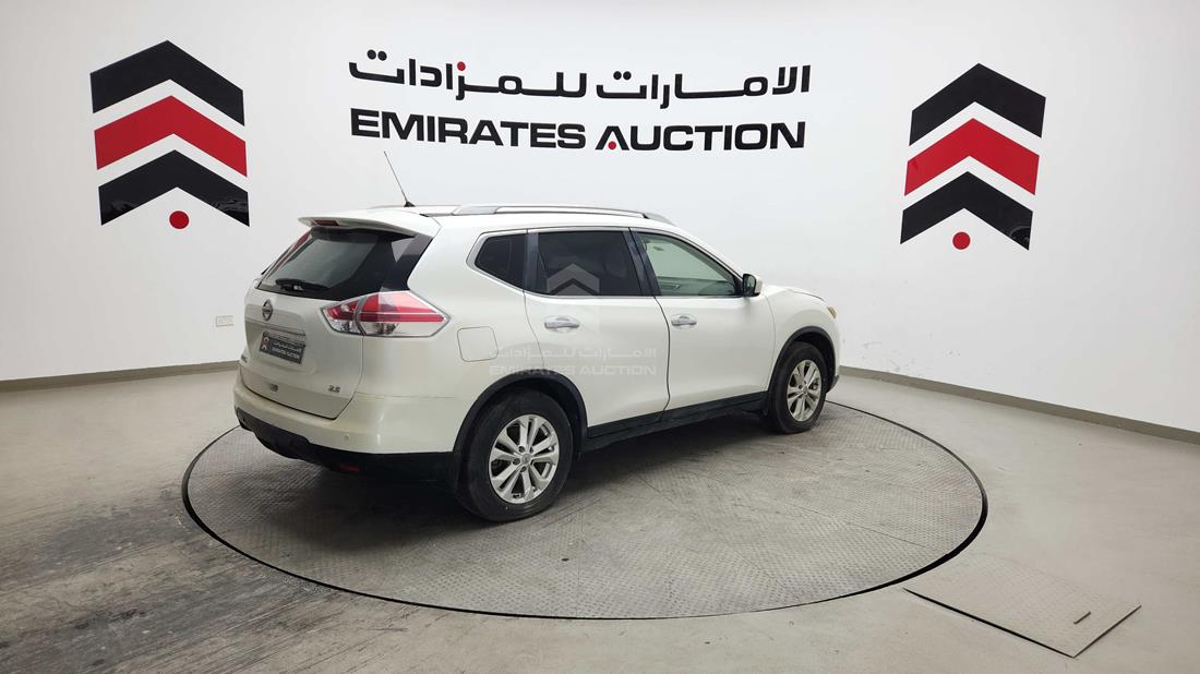 2015 Nissan X-Trail — Rear Right Angle — Photo 10