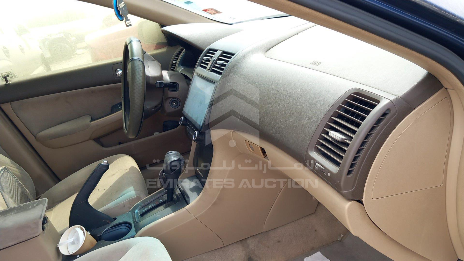 2005 HONDA ACCORD VIN: JHMCM56515C403491