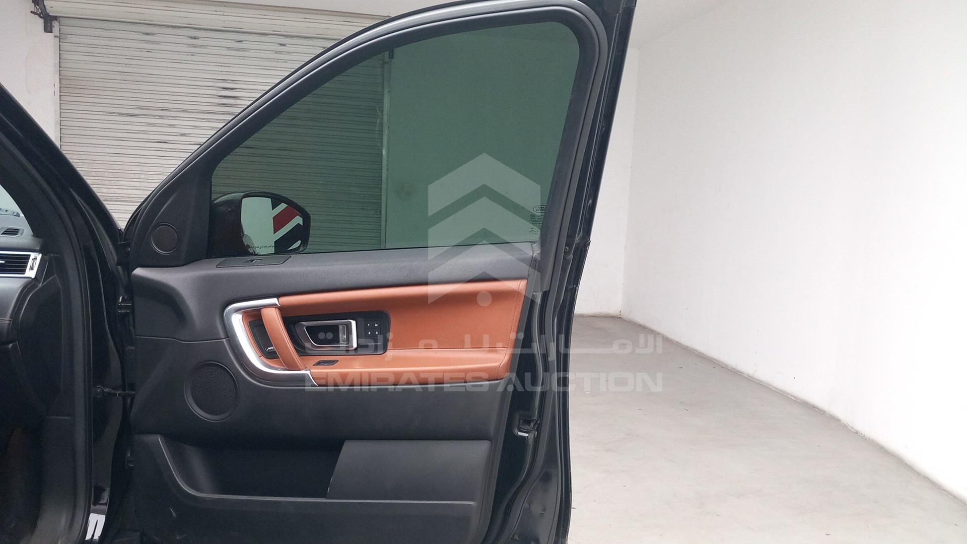 2016 LAND ROVER DISCOVERY VIN: SALCA2BG3GH585029