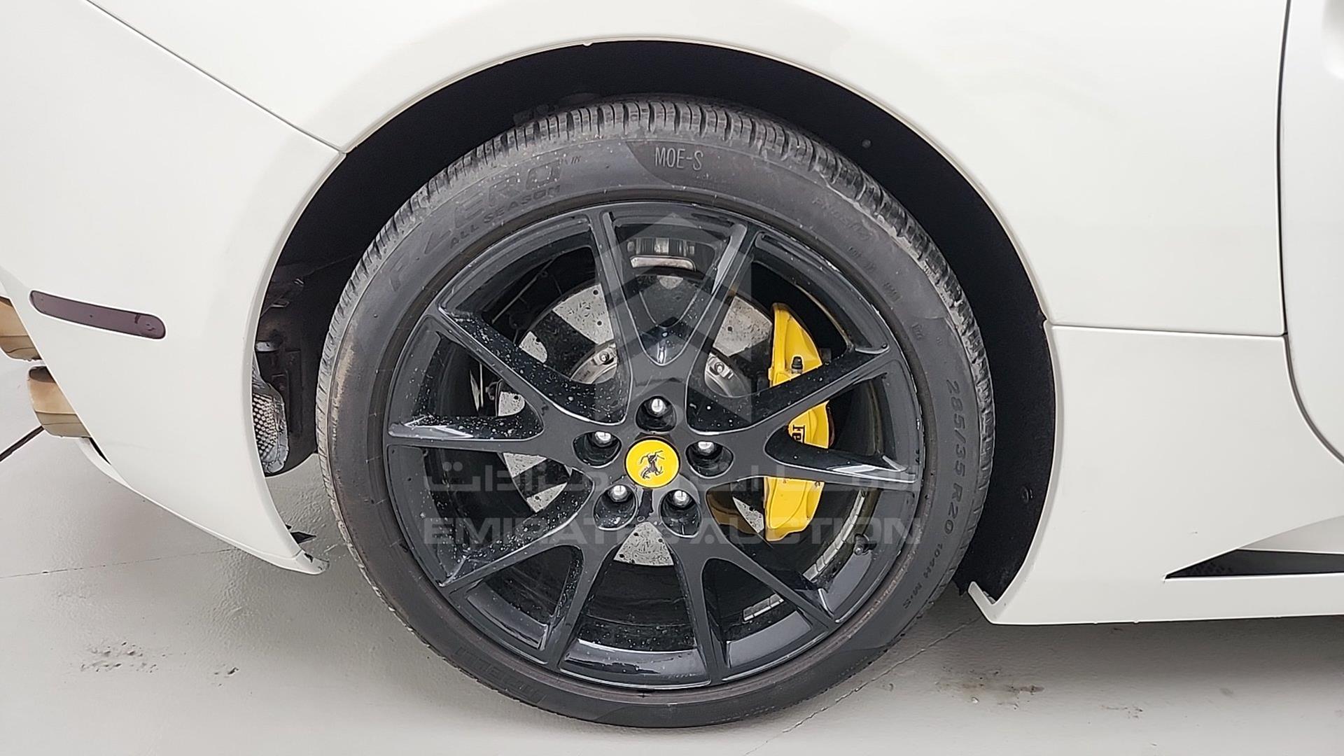 2014 FERRARI CALIFORNIA VIN: ZFFTJ65T1E0198371