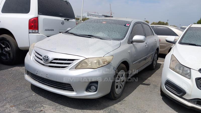 RKLBC42E7B4582063 Auction: EmiratesAuction Lot: 404958 RKLBC42E7B4582063 Toyota Corolla 2011 SILVER Photo 5