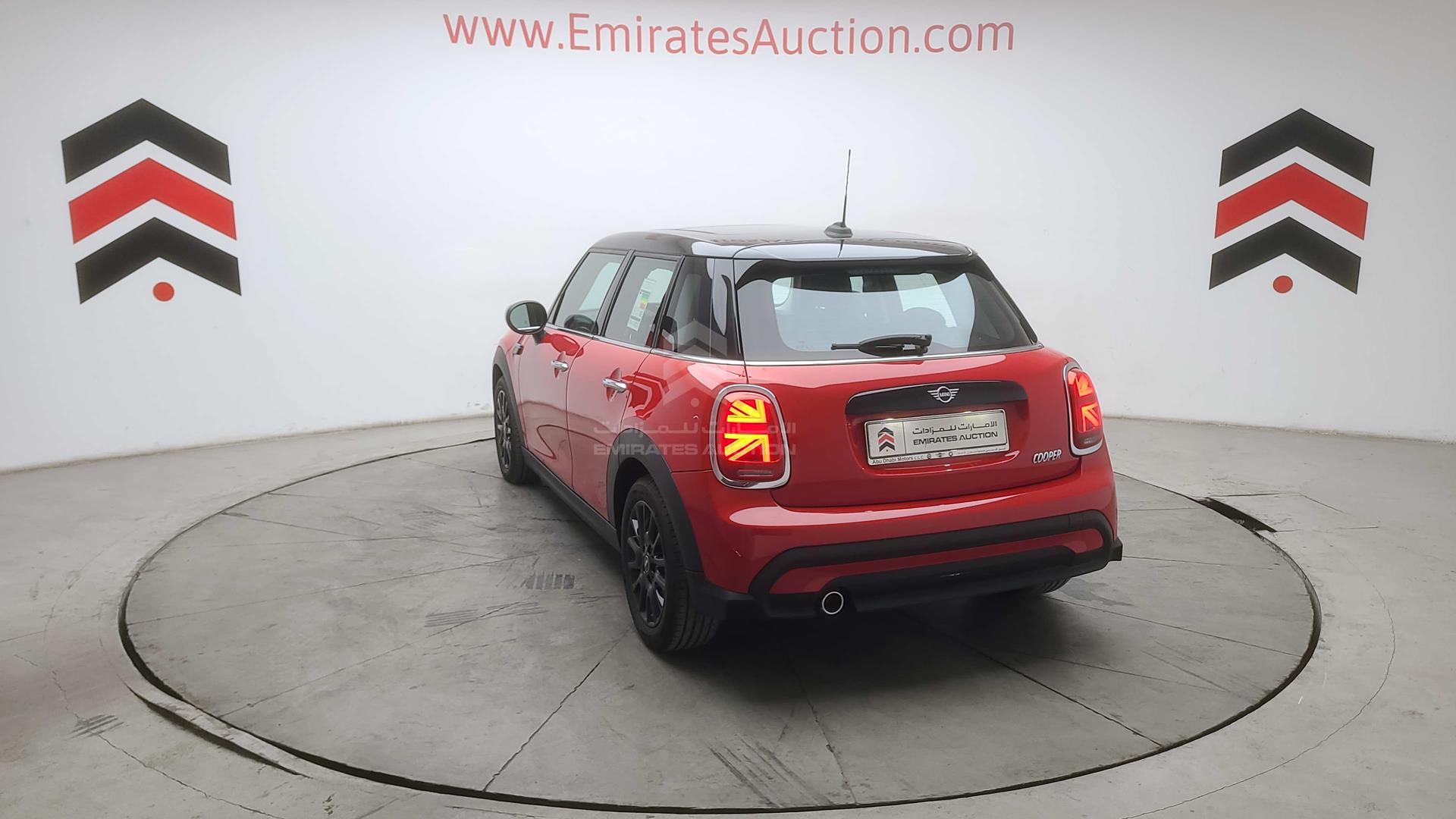 2024 MINI COOPER VIN: WMW31DK06R2V86104