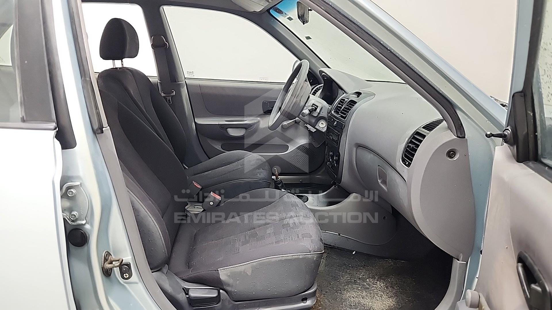 2004 HYUNDAI ACCENT VIN: KMHCG41F54U546211