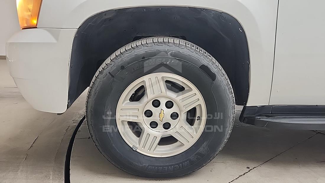 2008 Chevrolet Tahoe — Front Left Tyre — Photo 33