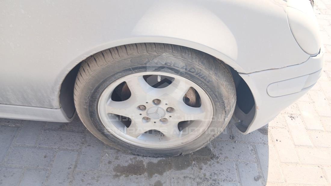 مرسيدس اس ال كى 230 2002 — الإطار الأمامي الأيمن — صورة 24