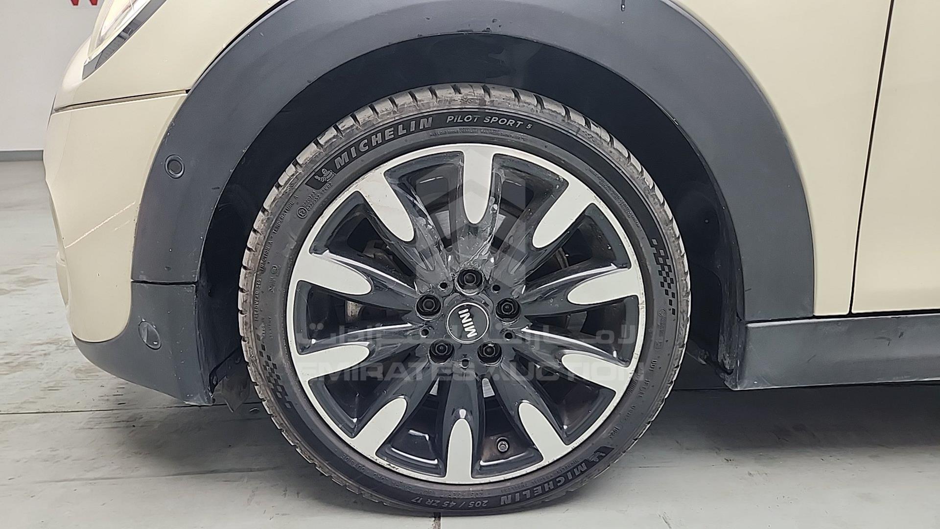 2016 MINI COOPER VIN: WMWXS7100GT842861