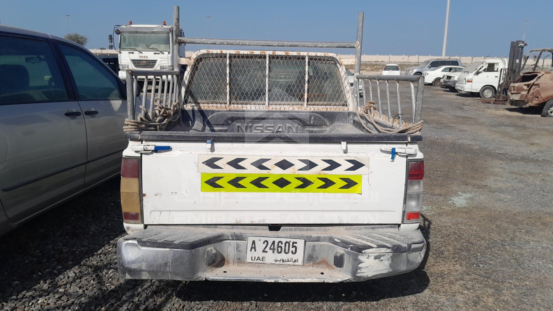 2011 NISSAN PICKUP VIN: MNTDD23S3B6016085