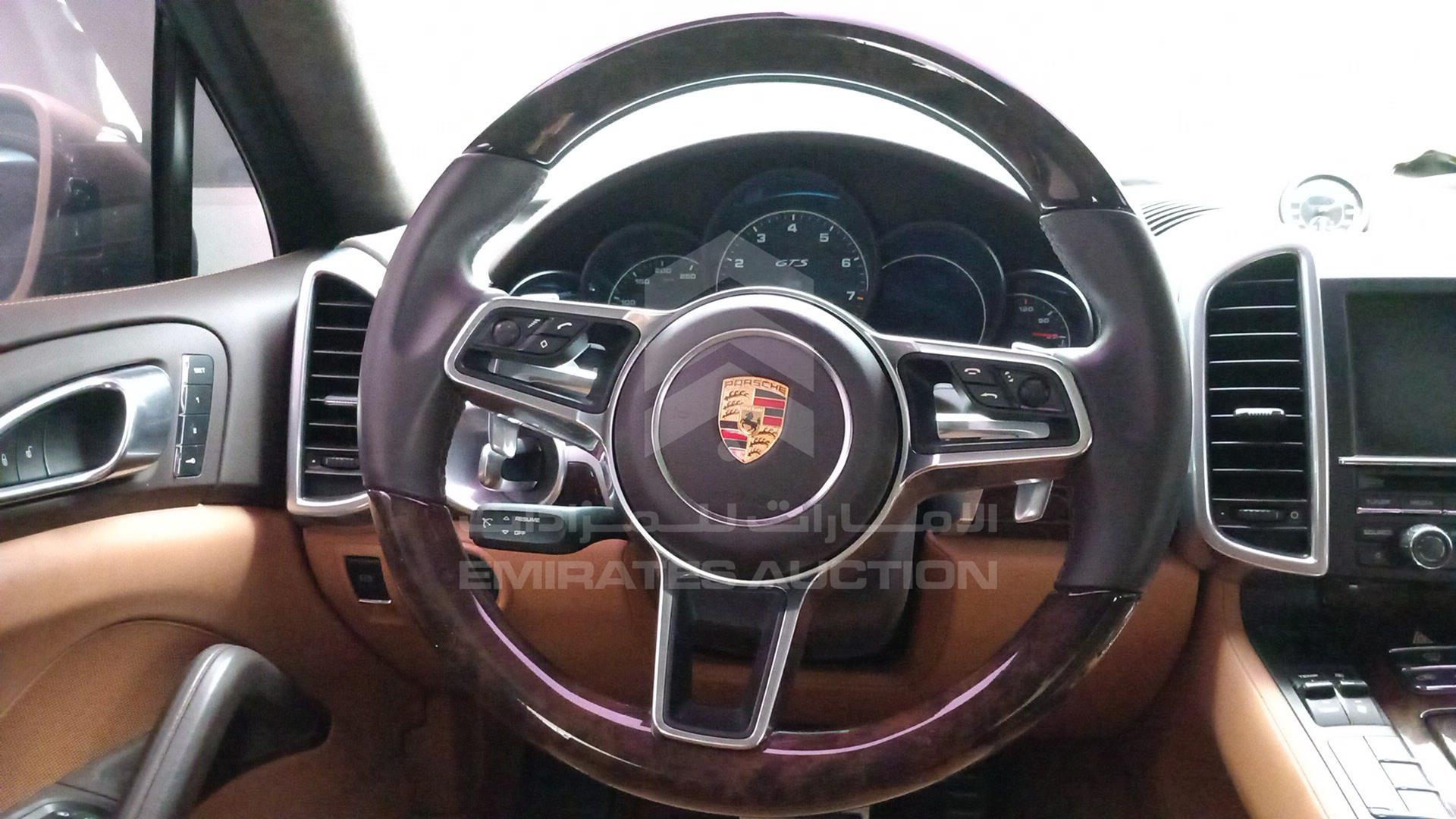 2016 PORSCHE CAYENNE VIN: WP1ZZZ92ZGLA72112