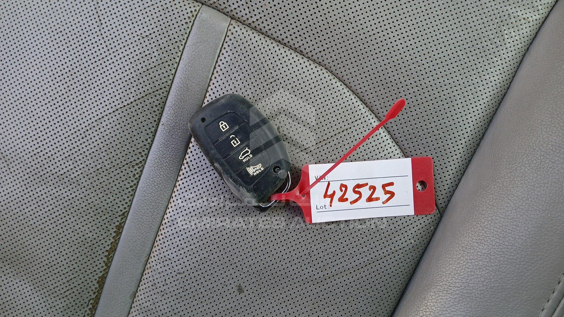 2015 HYUNDAI SONATA VIN: 5NPE34AF0FH092763