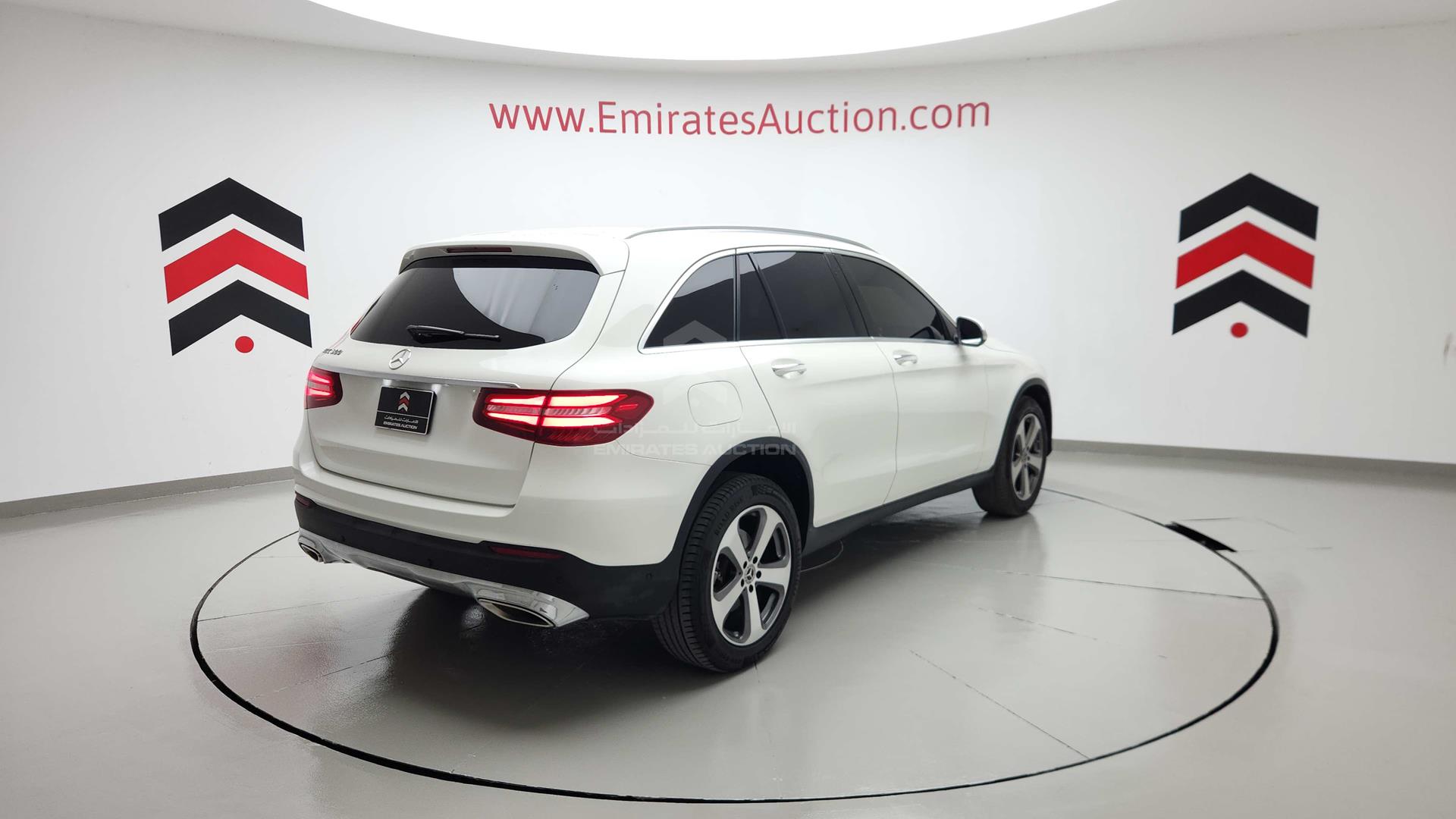2019 MERCEDES GLC 300 VIN: WDC0G4JB9KV182140