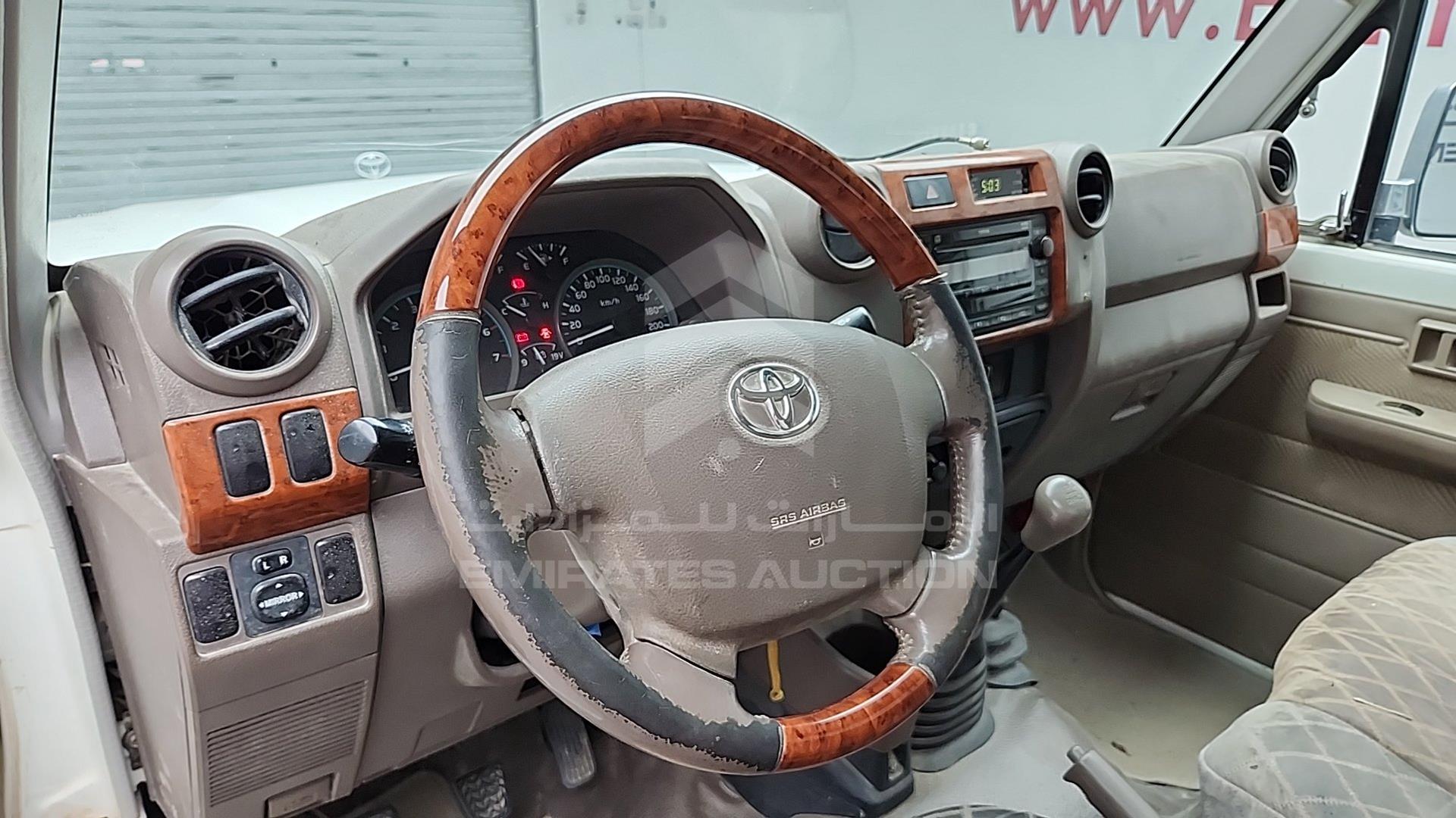 2012 TOYOTA LAND CRUISER VIN: JTFLU73J2C4522860