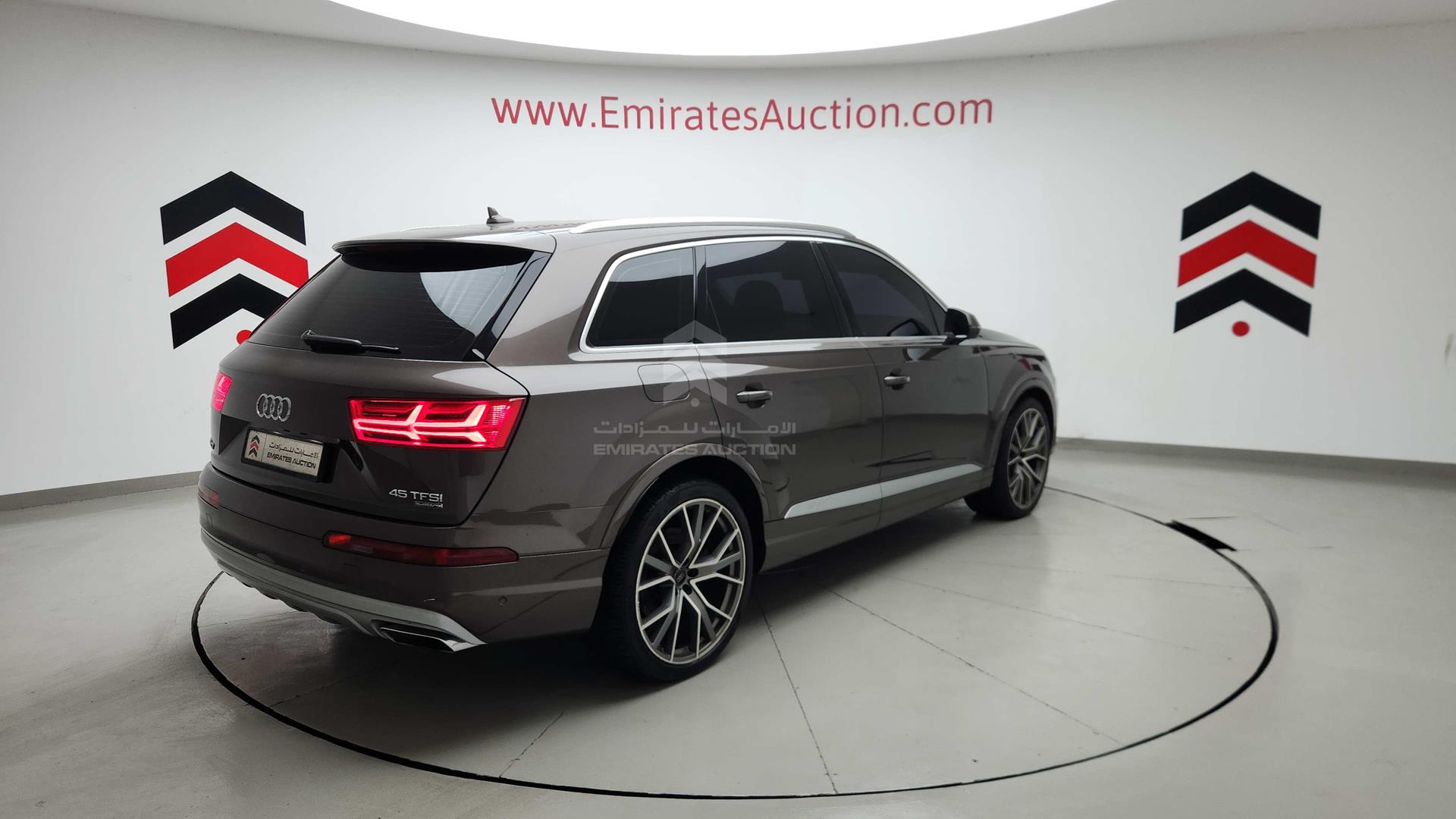 2018 AUDI Q7 VIN: WA1ZZZF72JD004402