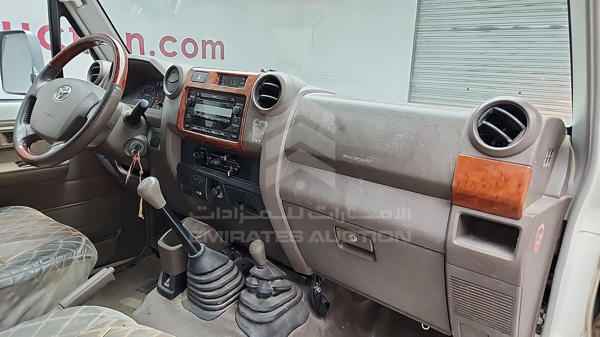 2012 TOYOTA LAND CRUISER VIN: JTFLU73J2C4522860